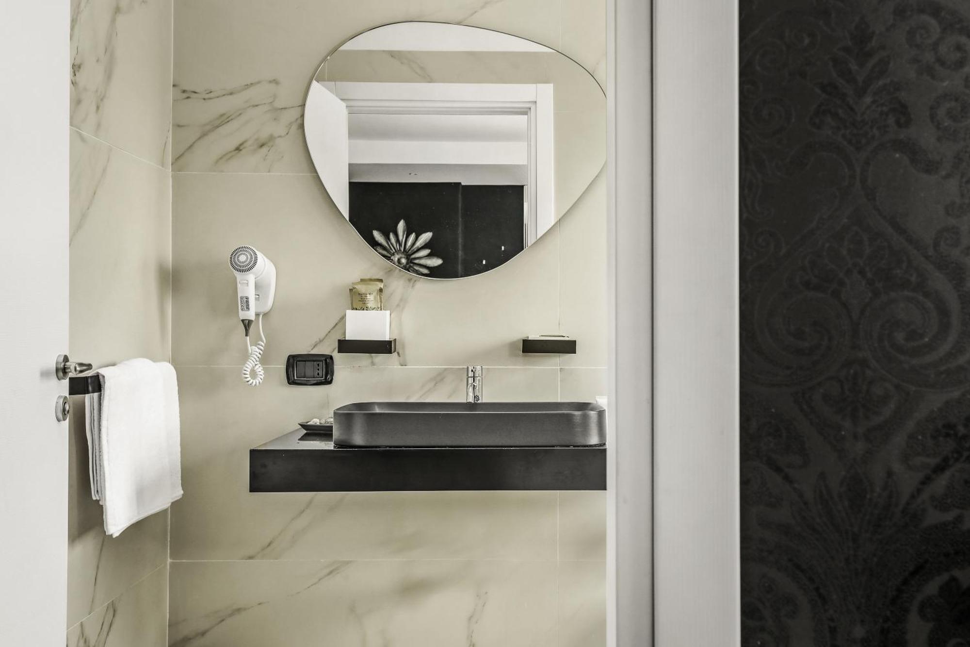 Reggia Suite Spa Hotel Caserta Exterior photo